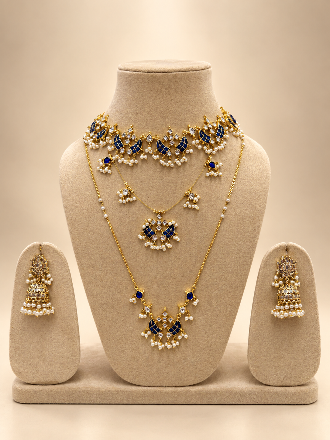 Neelam Layered Set